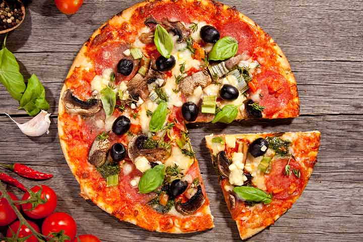 橄榄罗勒披萨，怀孕期间的安全披萨manbet安卓版