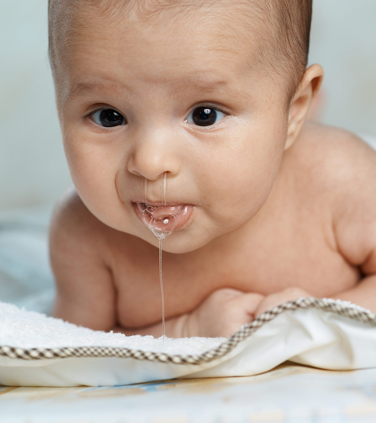 为什么婴儿会通过鼻子吐痰，这正常吗?