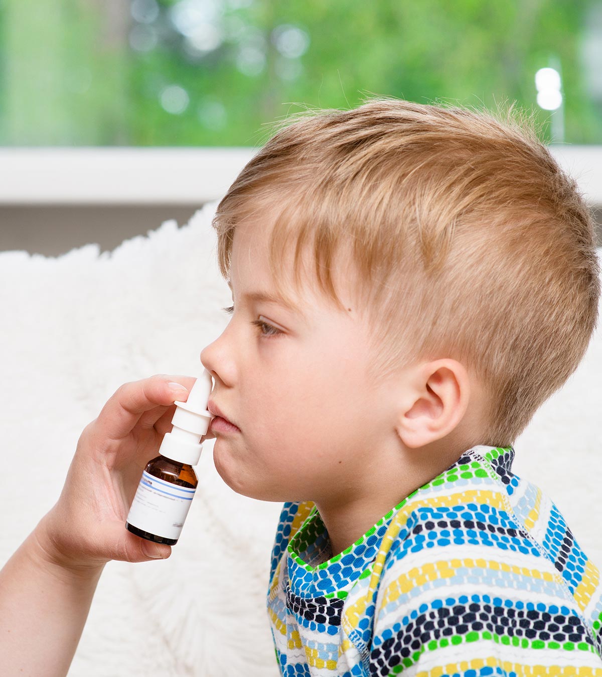 儿童鼻喷雾剂:安全吗?类型和副作用