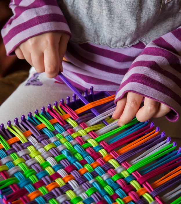26个简单的编织项目和孩子们的想法
