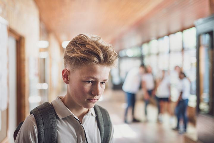 自我意识的增强可能会让青少年逃学。