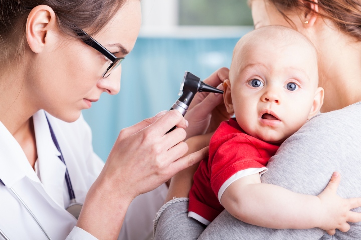 耳镜可以帮助诊断婴儿的耳部感染