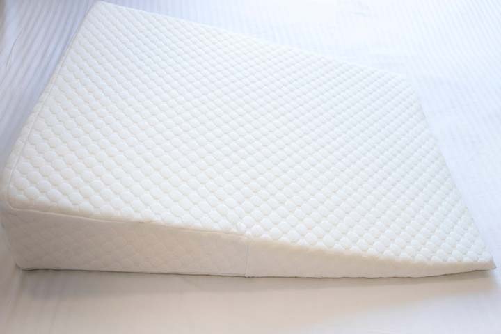 楔形枕头有助于在怀孕期间获得必要的支撑manbet安卓版