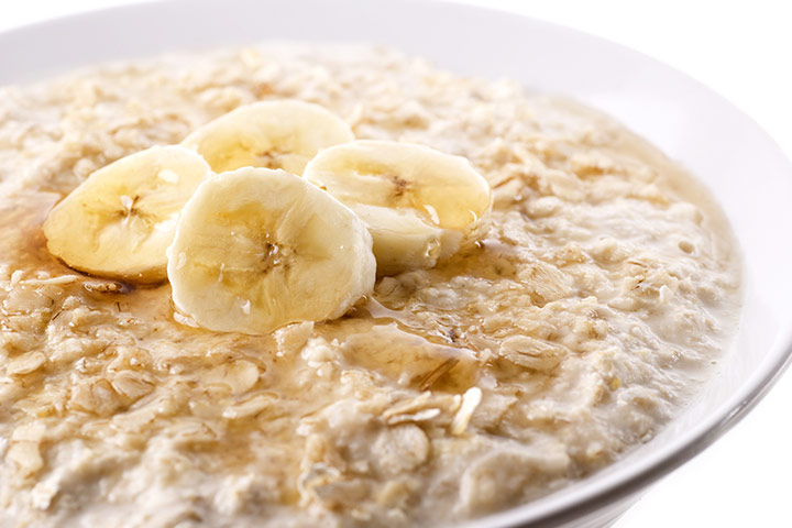 Oatmeal banana porridge as breakfast foods for babies