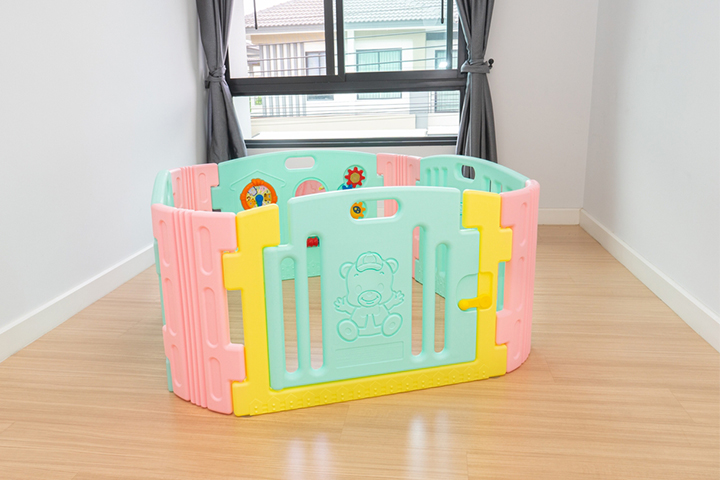 Playpens are a safe alternative to baby walkers