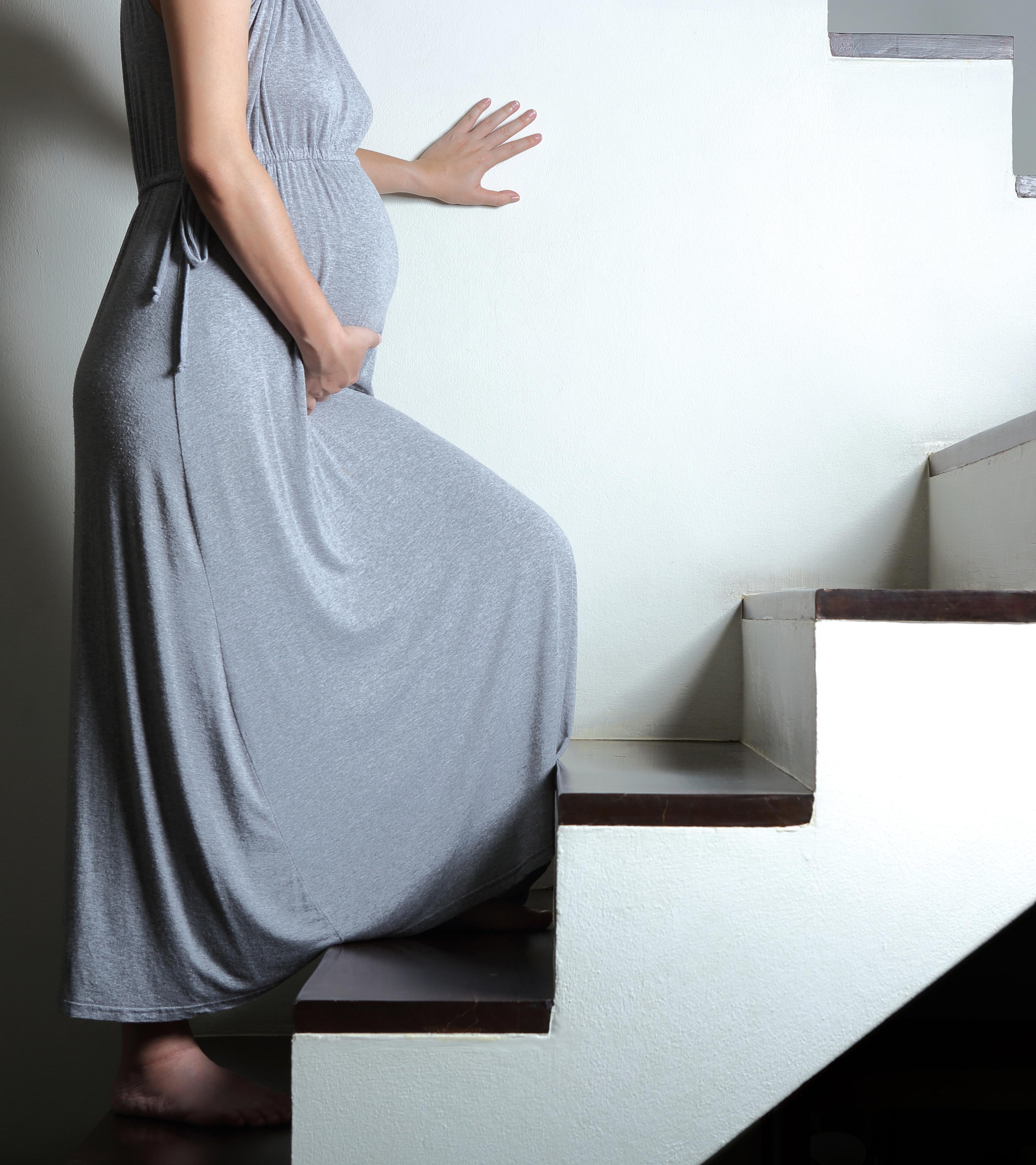 怀孕期间爬楼梯:当它是安全的manbet安卓版And When To Avoid?