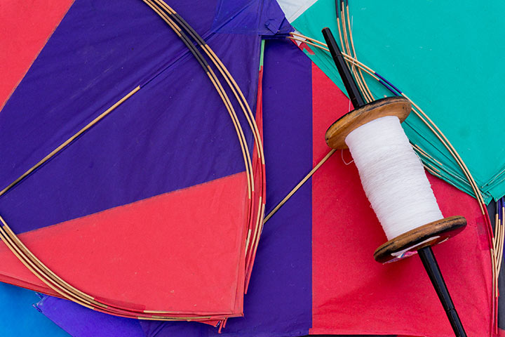 How to make a simple paper kite for kids