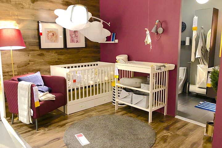 Small space decor baby girl room idea
