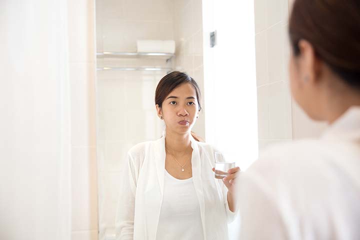 A mouthwash containing baking soda may reduce the soreness