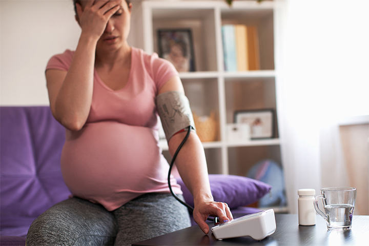 如果你患有高血压，避免在怀manbet安卓版孕期间旅行。