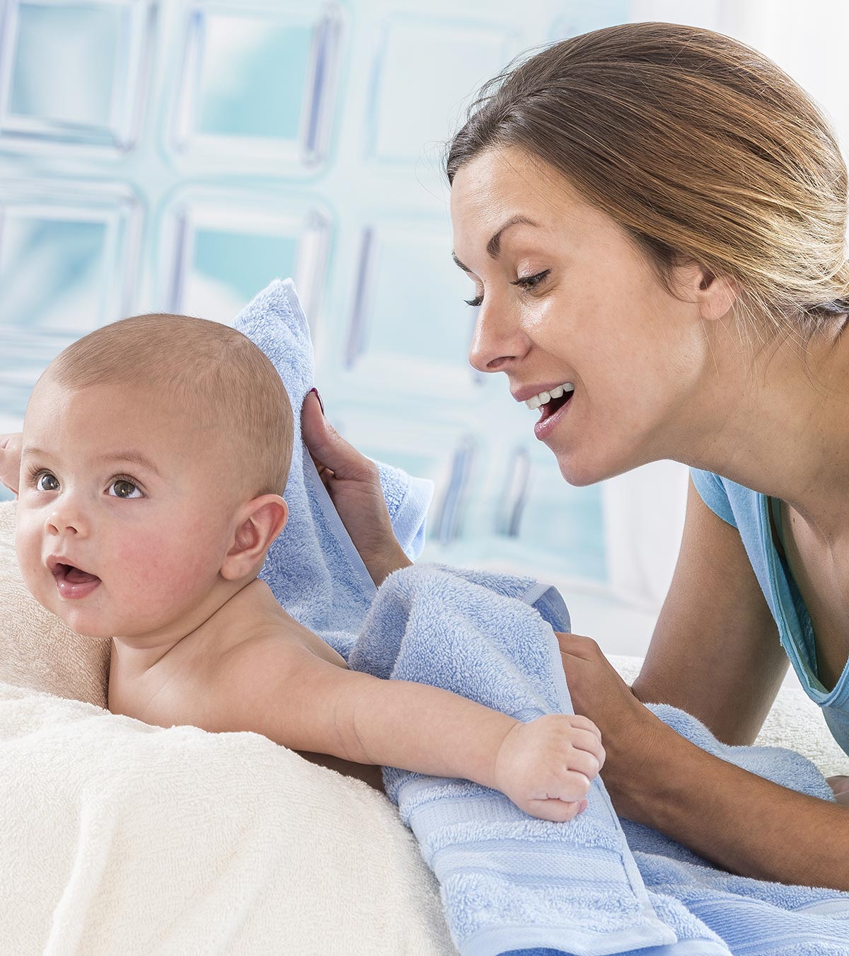 如何给宝宝洗澡?一步一步的过程和安全提示