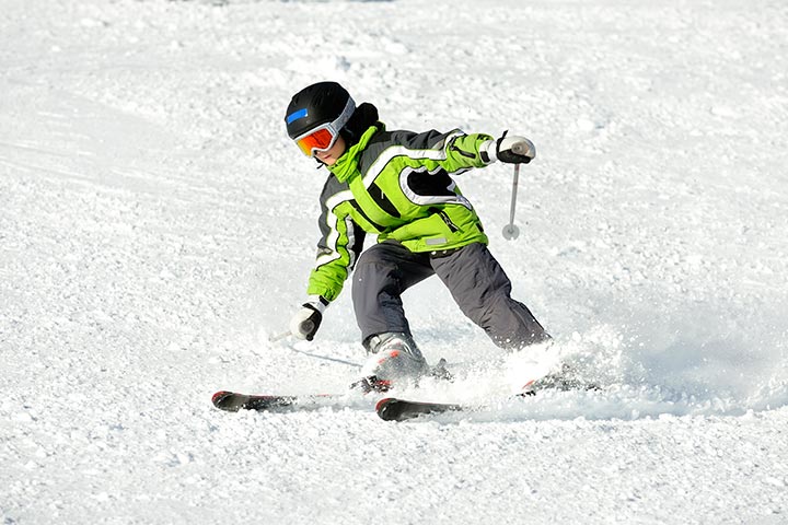 滑雪活动是孩子们的有氧运动