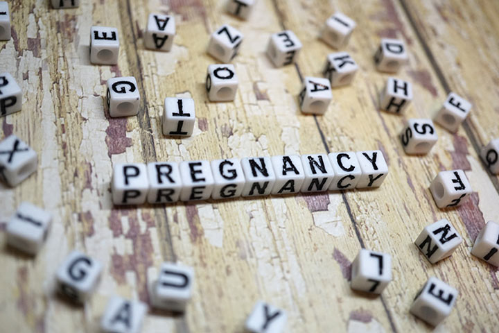 和他玩拼字游戏，如何告诉你丈夫你怀孕了