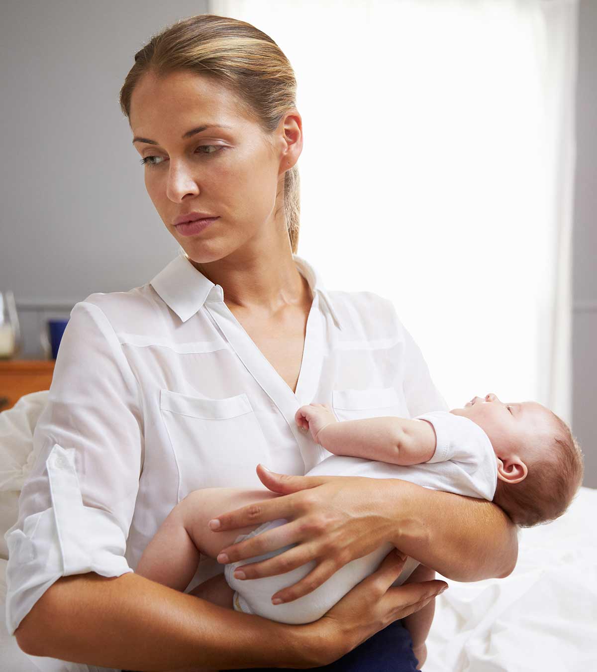 母乳喂养期间偏头痛的5个原因及其治疗
