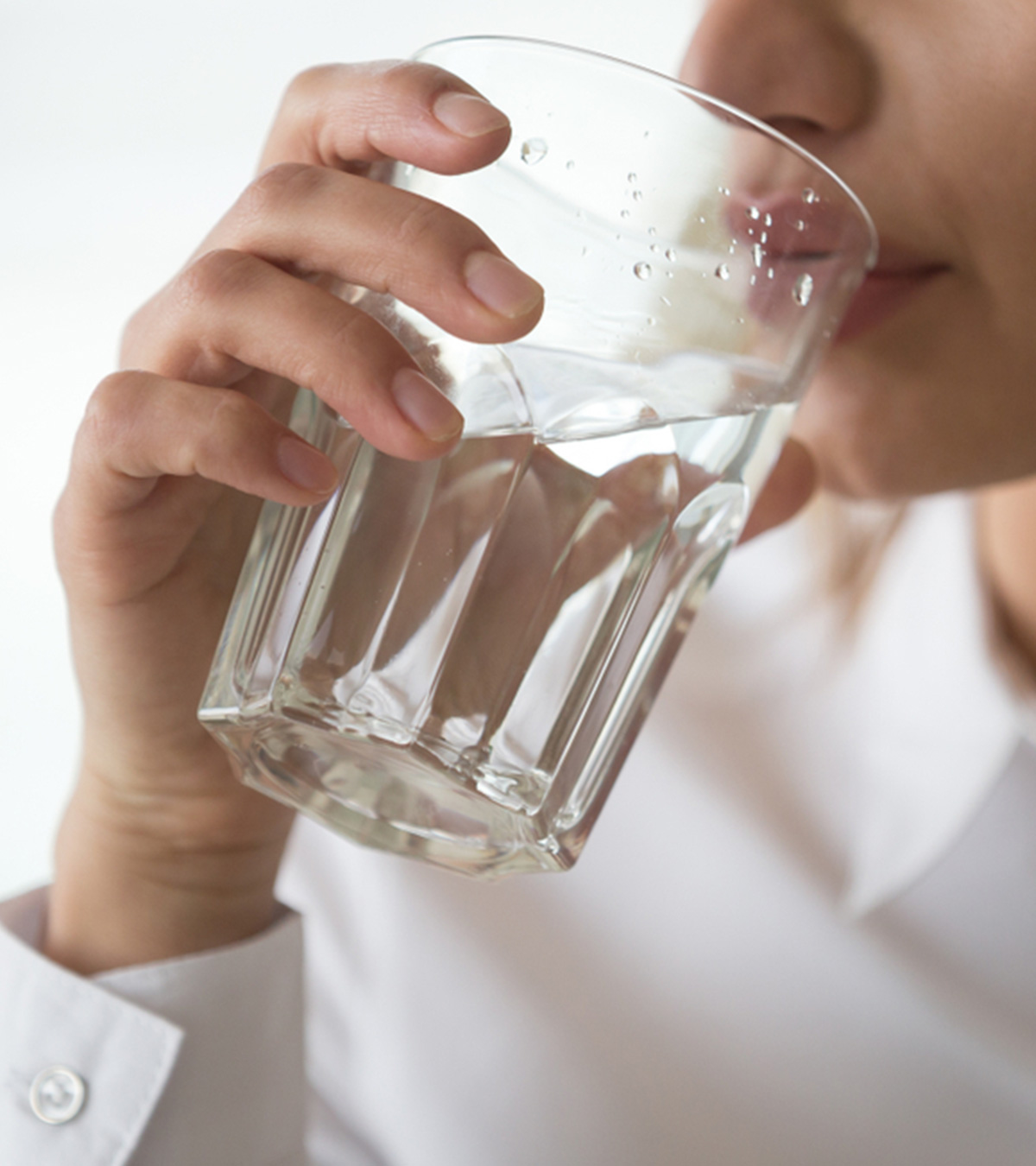 母乳喂养时脱水:原因、症状和治疗