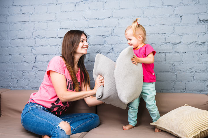 Pillow throw gross motor activities for toddlers