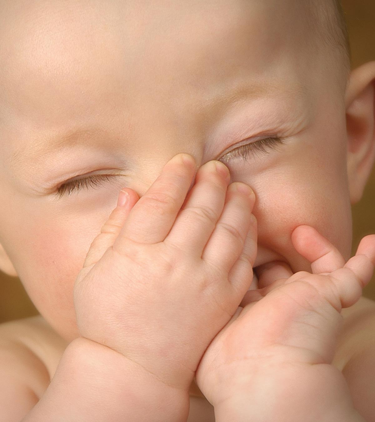 婴儿体臭:什么是正常的以及如何处理
