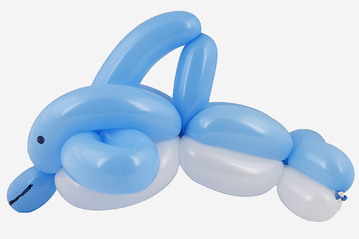 为学龄前儿童设计的气球海豚工艺品