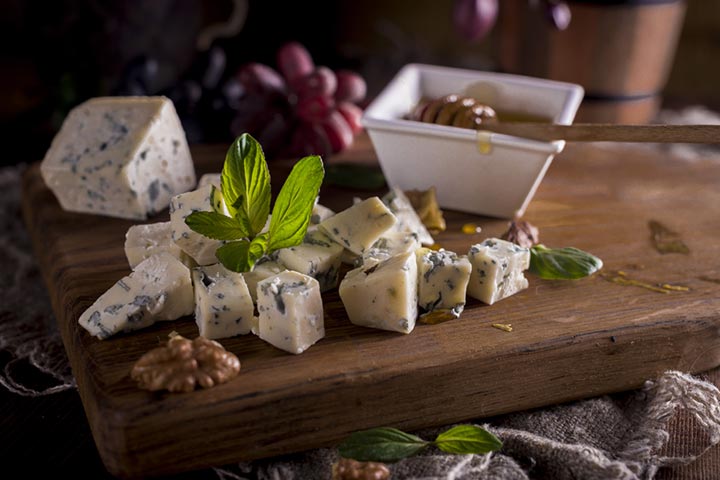 食用未经巴氏消毒的软奶酪可能会导致大肠杆菌感染