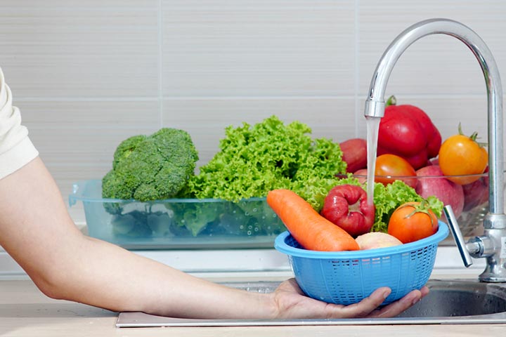 食用洗干净的蔬菜和水果有助于预防大肠杆菌感染
