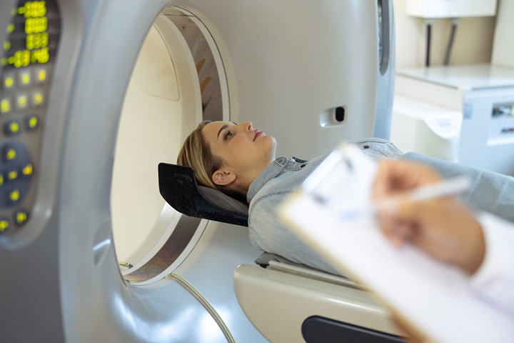 胸部CT扫描用于检测肺栓塞。
