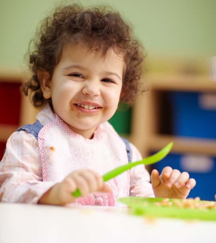 给婴儿吃意大利面:什么时候吃和简单的食谱