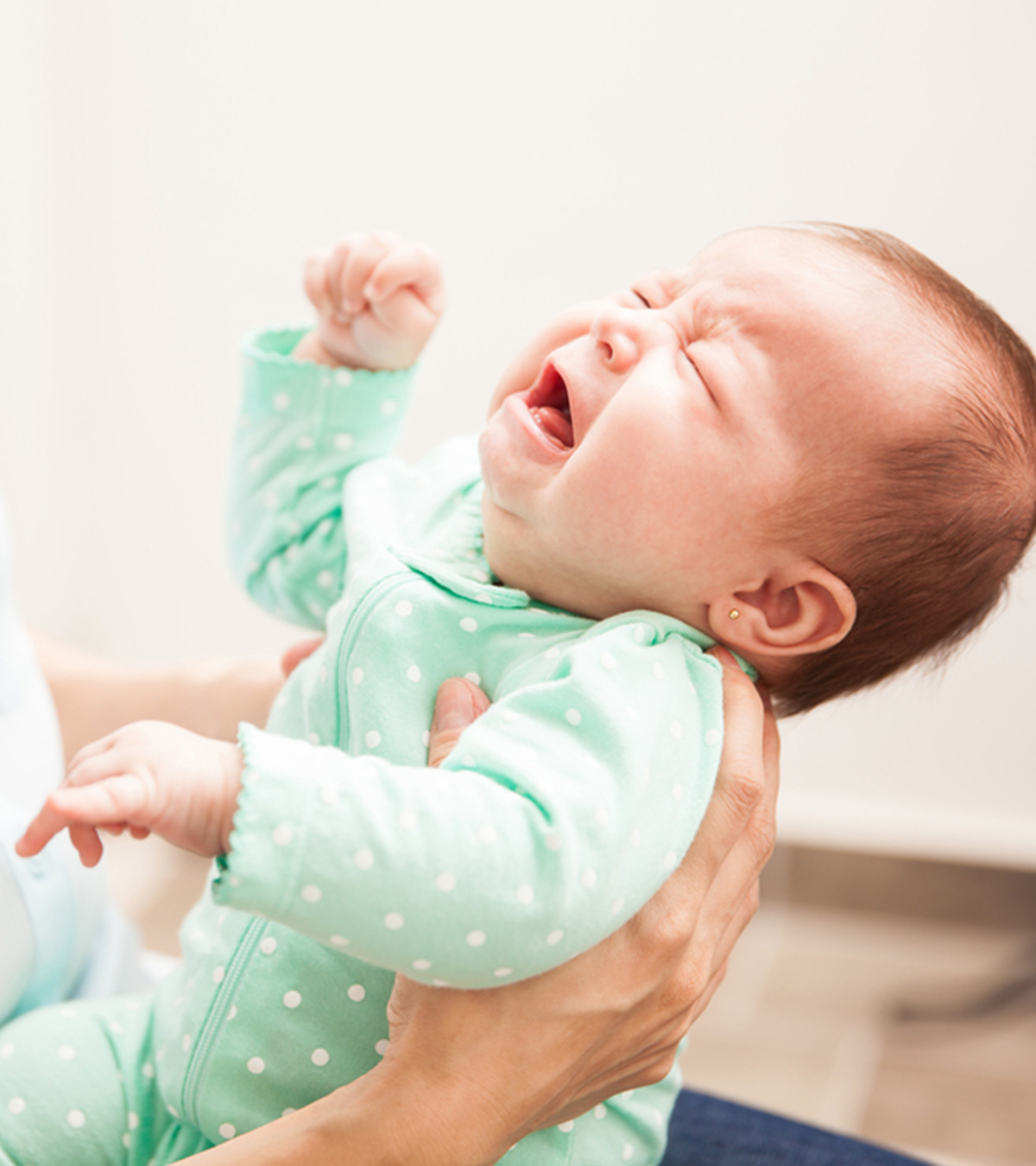 婴儿的无声反流:迹象，原因，补救和治疗