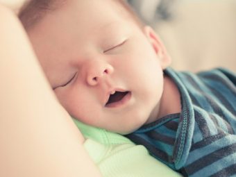 婴儿张着嘴睡觉的原因和何时该担心
