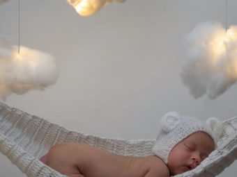 婴儿睡在秋千上安全吗?如何打破这个习惯
