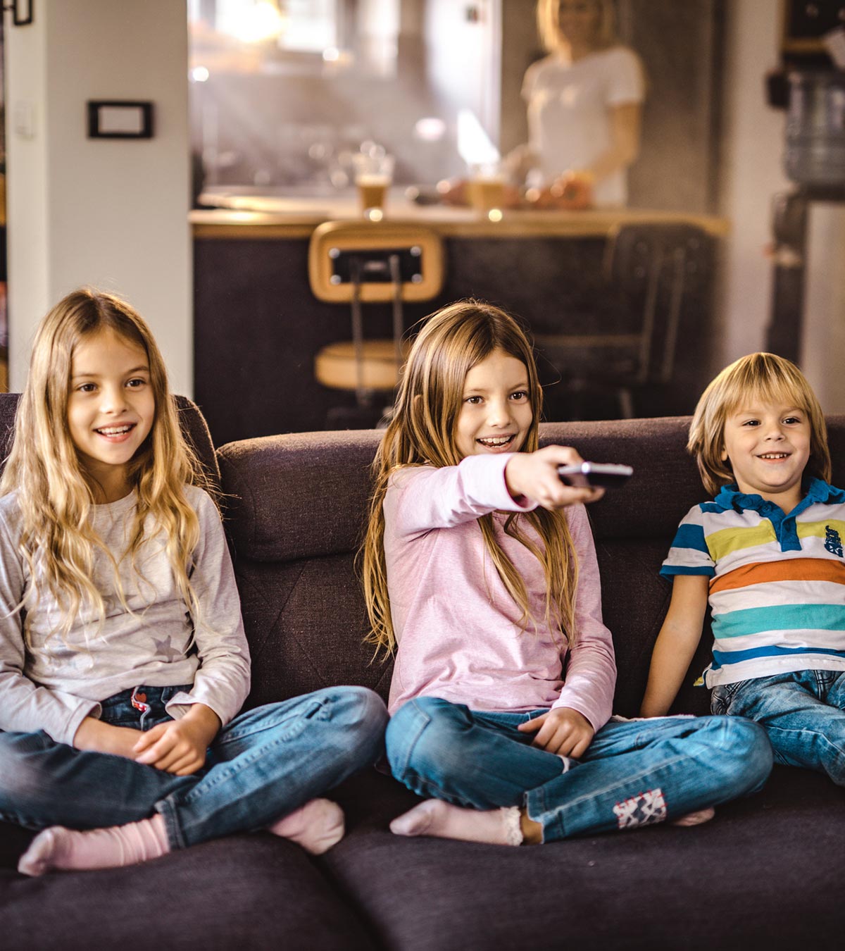 研究表明，当孩子看太多电视时，父母可能会感到更大的压力