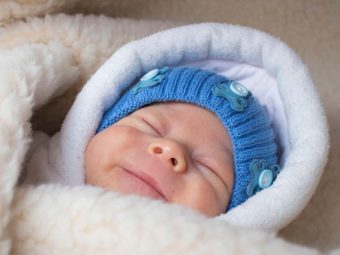 如何给婴儿穿睡觉的衣服(在不同温度下)?