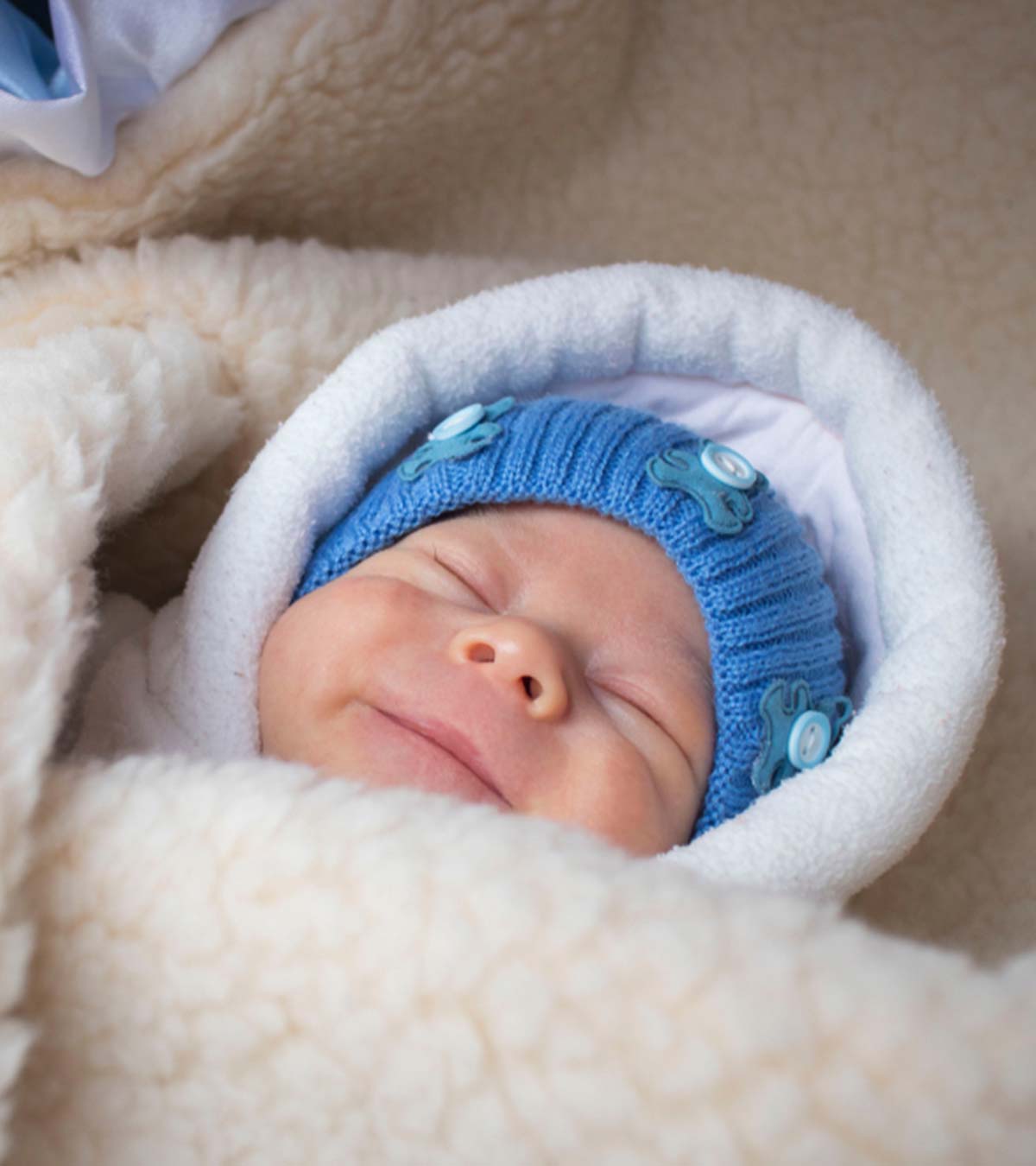 如何给婴儿穿睡觉的衣服(在不同温度下)?