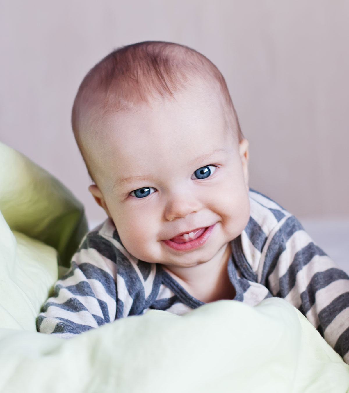什么原因导致婴儿晚出牙，什么时候去看医生?