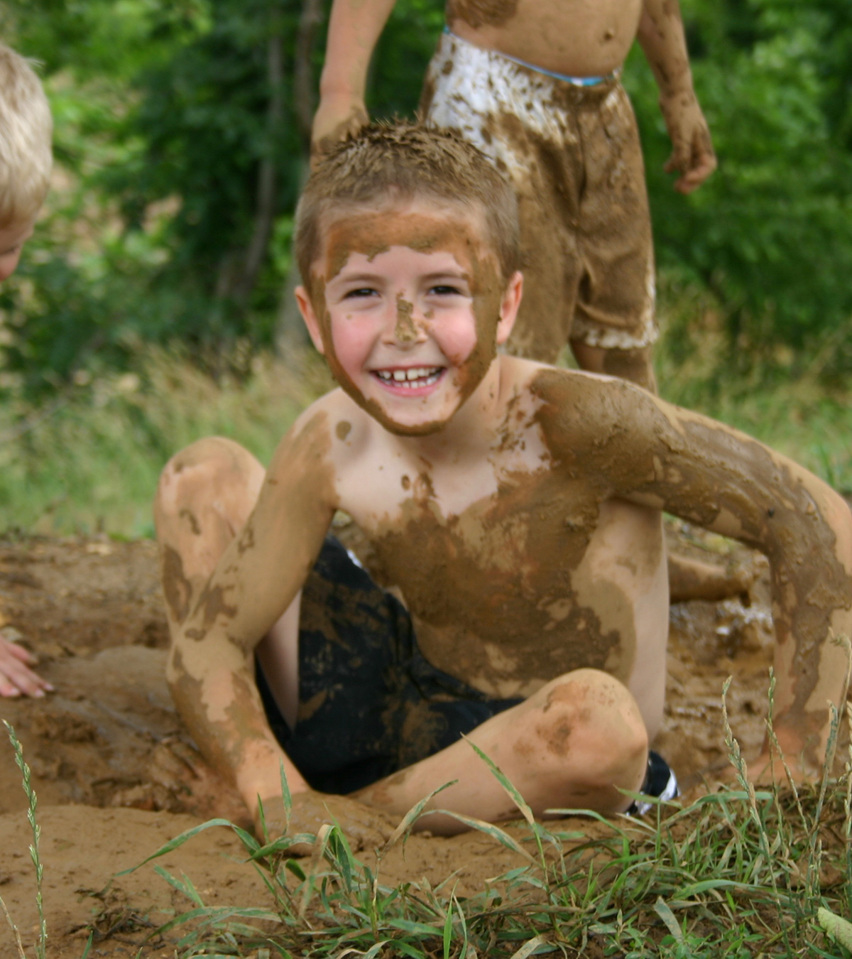 玩泥巴对孩子有益的6个原因