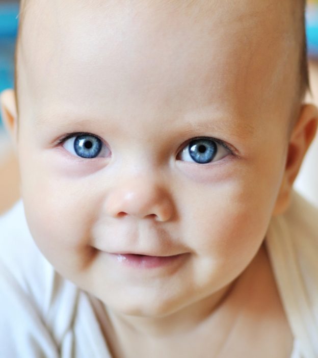 所有婴儿出生时都是蓝眼睛吗?