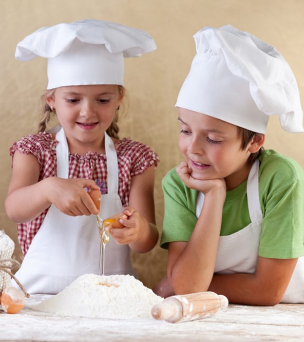 21个简单有趣的孩子烹饪活动
