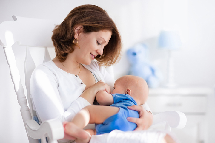 过渡期乳汁在分娩后2 - 5天产生。