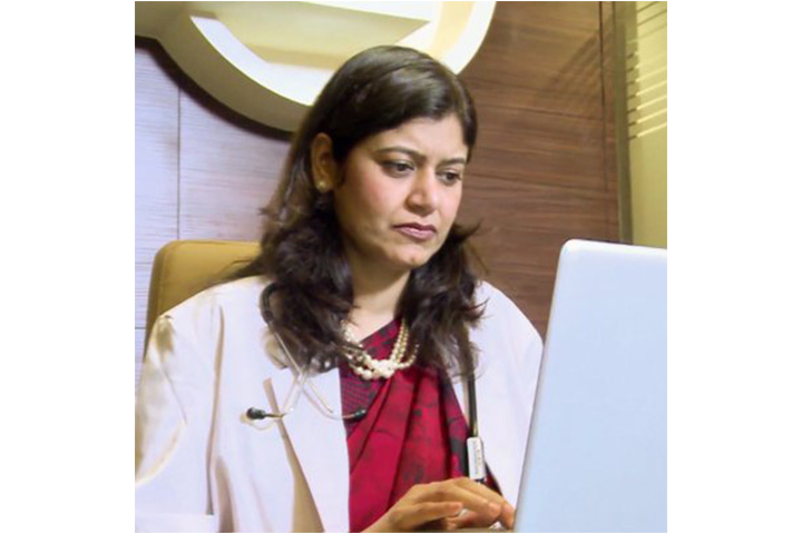 西玛·夏尔马医生，德里最好的妇科医生