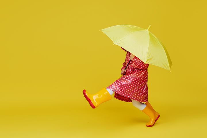 为蹒跚学步的孩子拍摄雨伞照片的想法万博体育手机官方网站登录