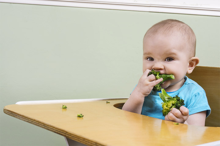 未消化的食物可能会导致婴儿便便中出现白色凝乳
