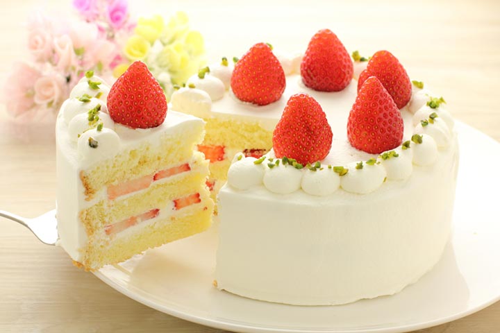 草莓酥饼第一个生日蛋糕粉碎想法
