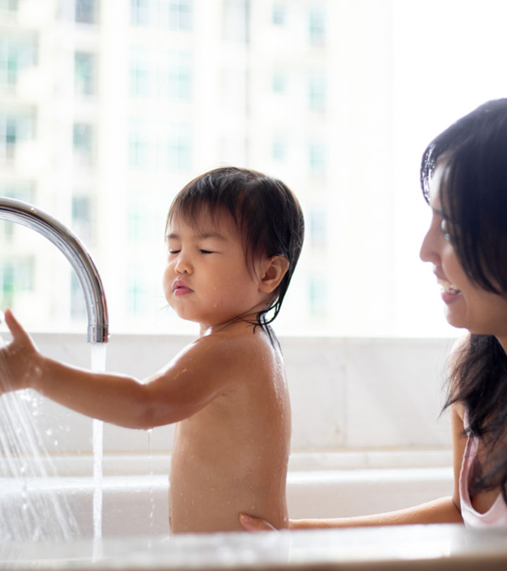 当孩子洗澡时，你应该管教他们的4个原因