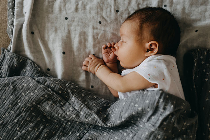 婴儿侧睡是不安全的