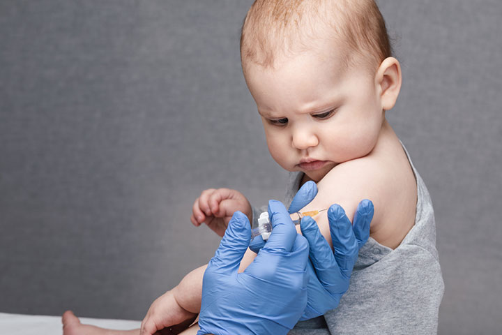 给宝宝接种疫苗以预防呼吸道感染