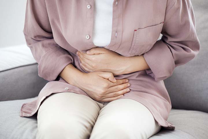 腹部痉挛和收缩可能是胎盘残留的征兆