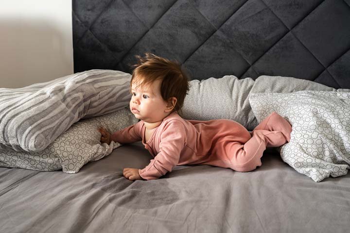 婴儿晚上可能会因为湿尿布而醒来