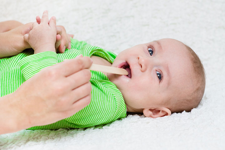 耳鼻喉科会检查婴儿的声带