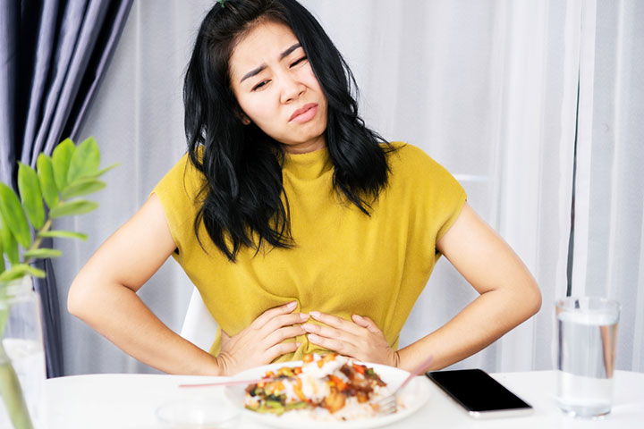 由于消化不良，进食后可能会出现胃痛