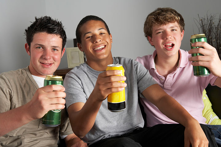 未成年人饮酒、吸烟、吸毒是青少年压力的一种