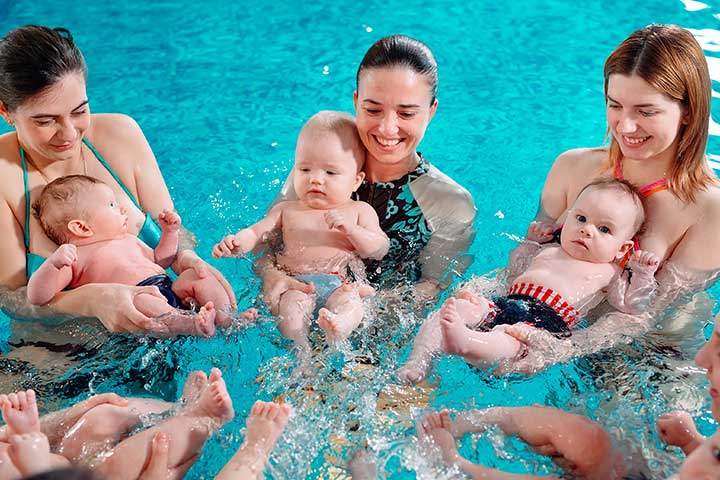 游泳有助于宝宝的全面发展